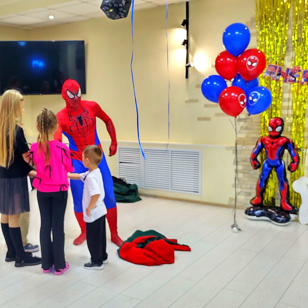 🕷️ Человек-паук в Лофте Румики!